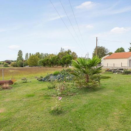 Appartement Accueillant A Mortagne Sur Gironde 45 M² Terrasse Bagian luar foto