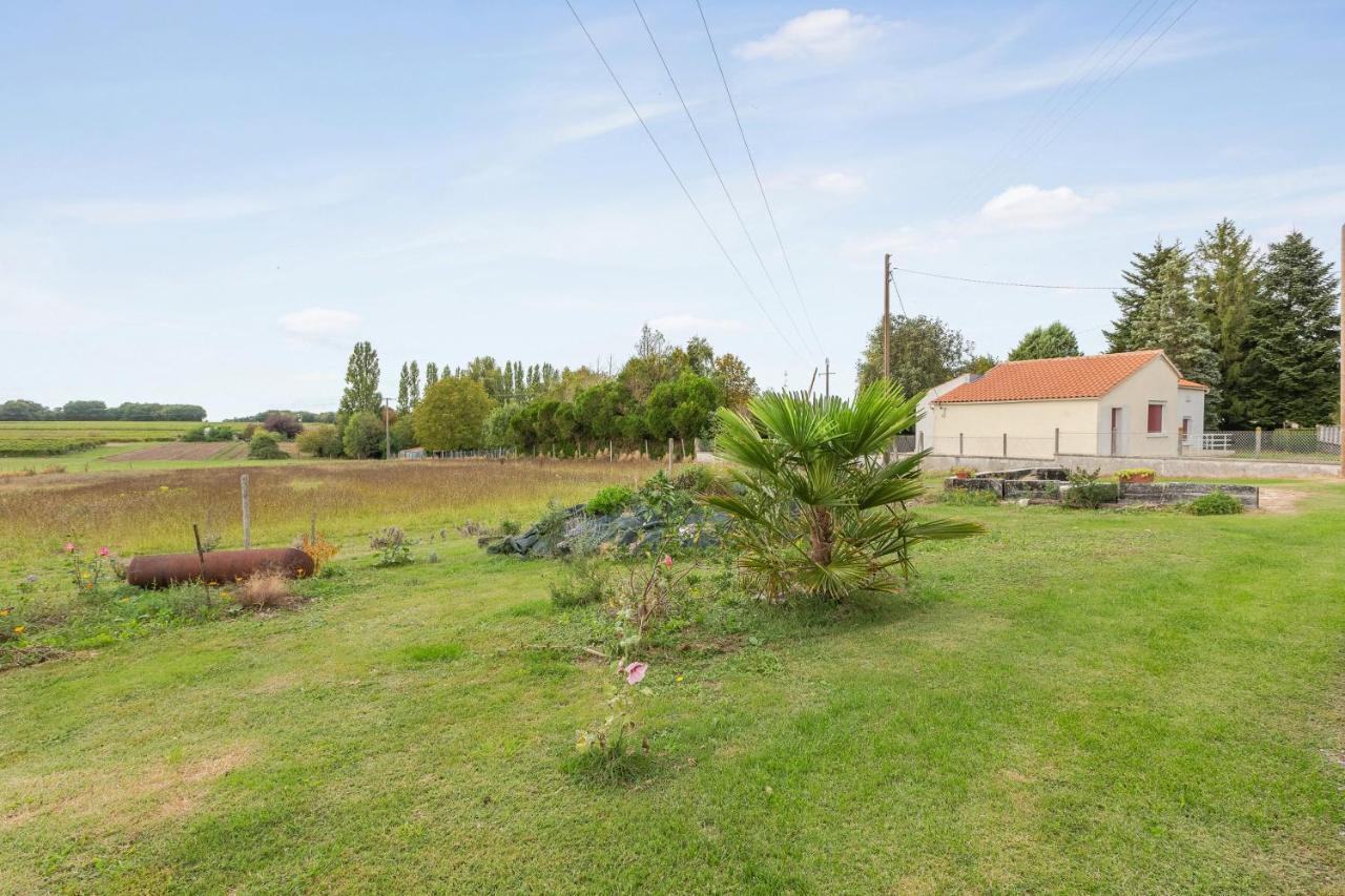 Appartement Accueillant A Mortagne Sur Gironde 45 M² Terrasse Bagian luar foto